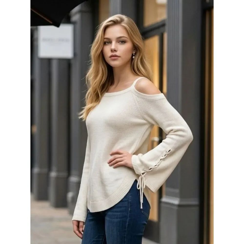 GB Gianni Bini Cream Cold Shoulder Lace-Up Bell Sleeve Sweater Women's Like New